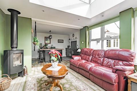 3 bedroom detached house for sale, Private Road, Oulton Broad