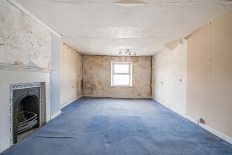 2 bedroom flat for sale, Silver Street, Warminster, BA12