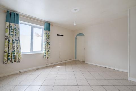 2 bedroom flat for sale, Silver Street, Warminster, BA12