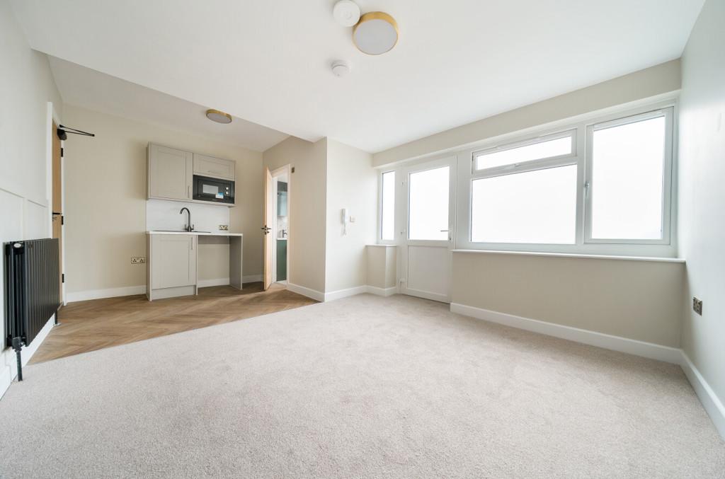Reception/Kitchen