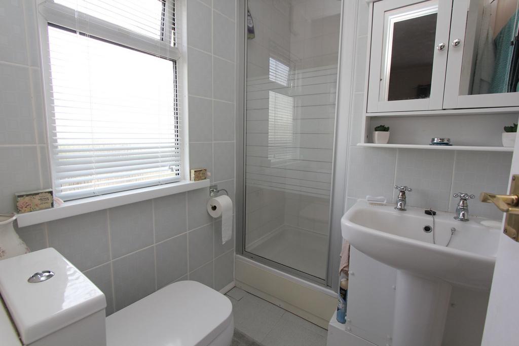 En-Suite Shower Room / WC