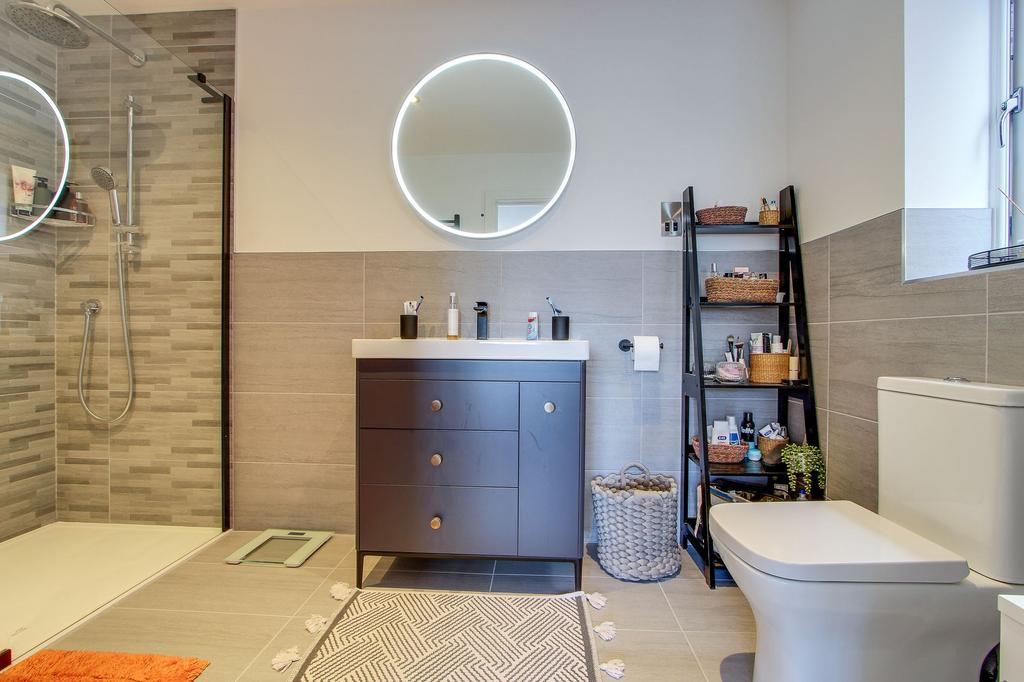 Ensuite