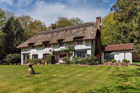 5 bedroom detached house for sale, Guildford Road, Clemsfold, Horsham