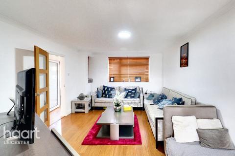 3 bedroom semi-detached house for sale, Bollington Road, Leicester