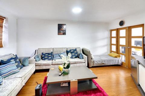 3 bedroom semi-detached house for sale, Bollington Road, Leicester