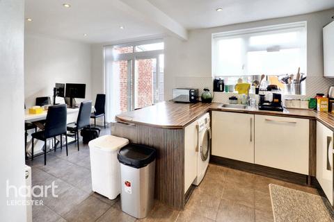 3 bedroom semi-detached house for sale, Bollington Road, Leicester