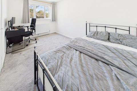16 Bishopstone Walk, Crawley, RH11 9TA
