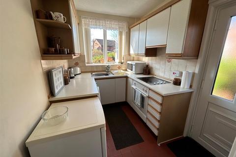 3 bedroom semi-detached house for sale, Clifton Road, Leigh