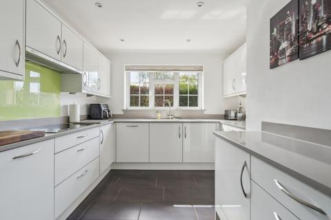 9 Cherry Acre, Chalfont St Peter, Gerrards Cross, SL9 0SX