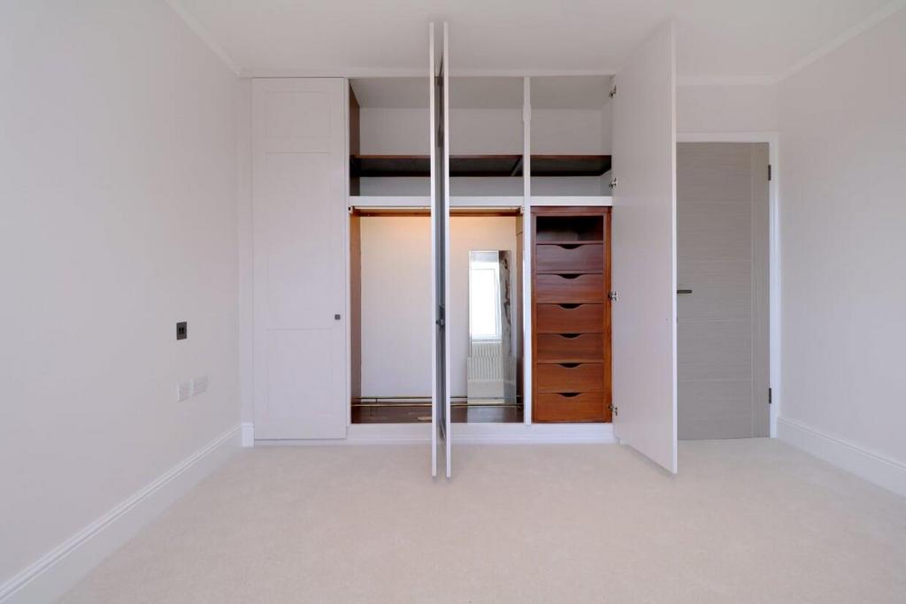 Bedroom storage.jpg