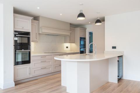 4 bedroom detached house for sale, Church Road, Great Bookham, KT23