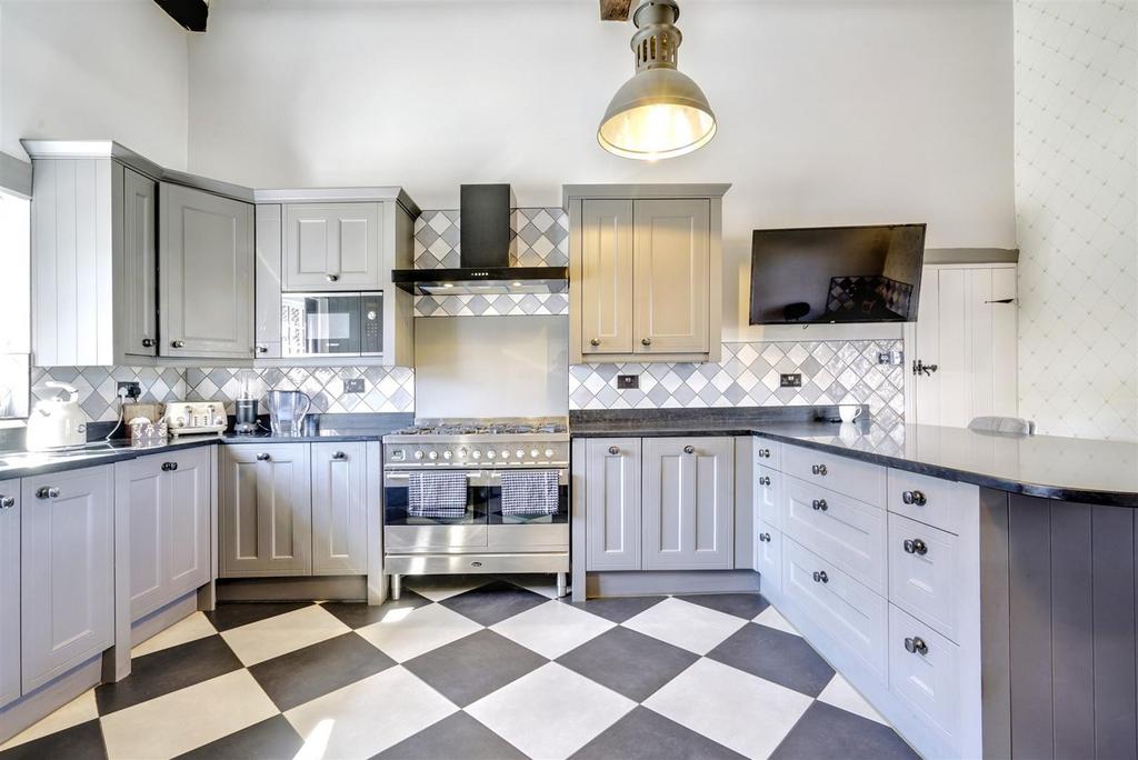 Kitchen 1 1.jpeg