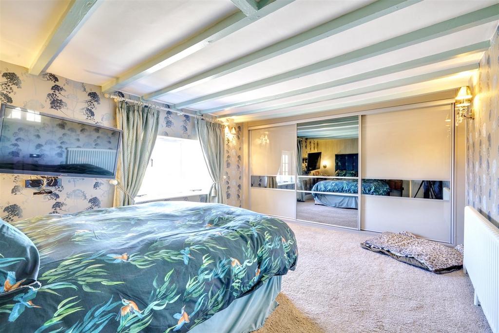 Bedroom 1 1.jpeg