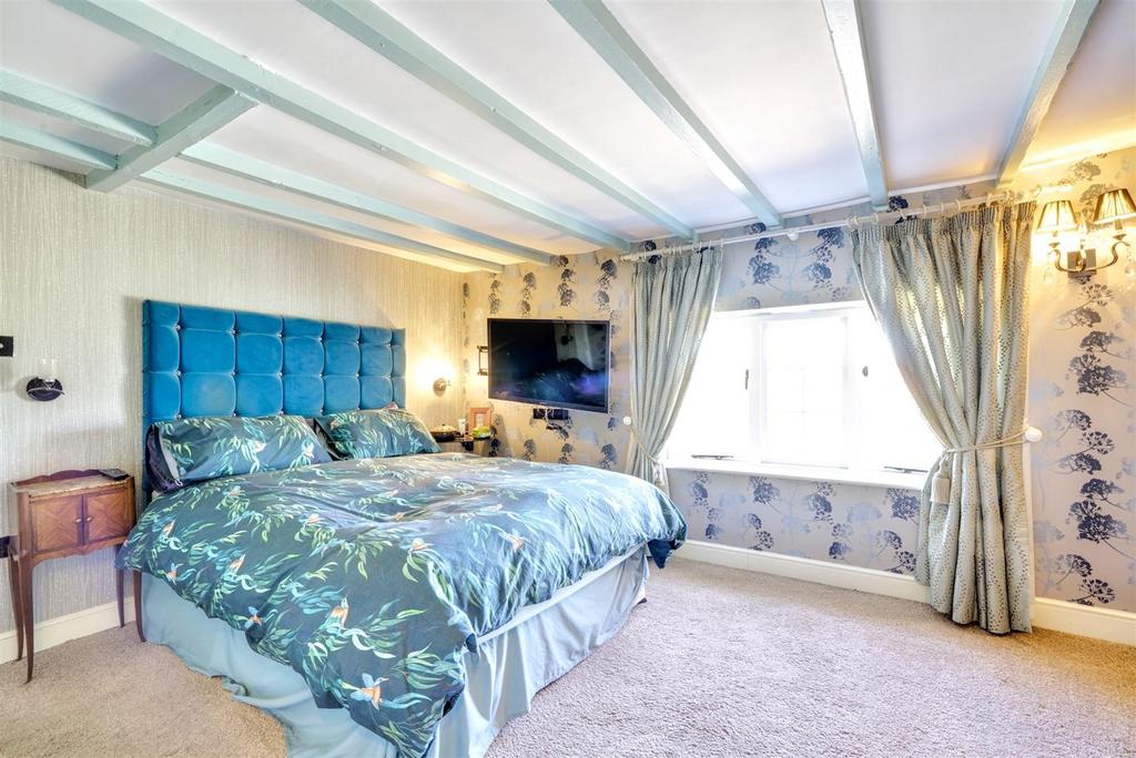 Bedroom 1 2.jpeg
