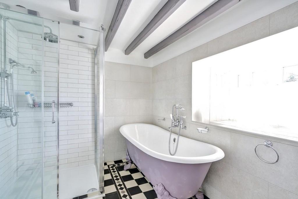 Bathroom1 1.jpg