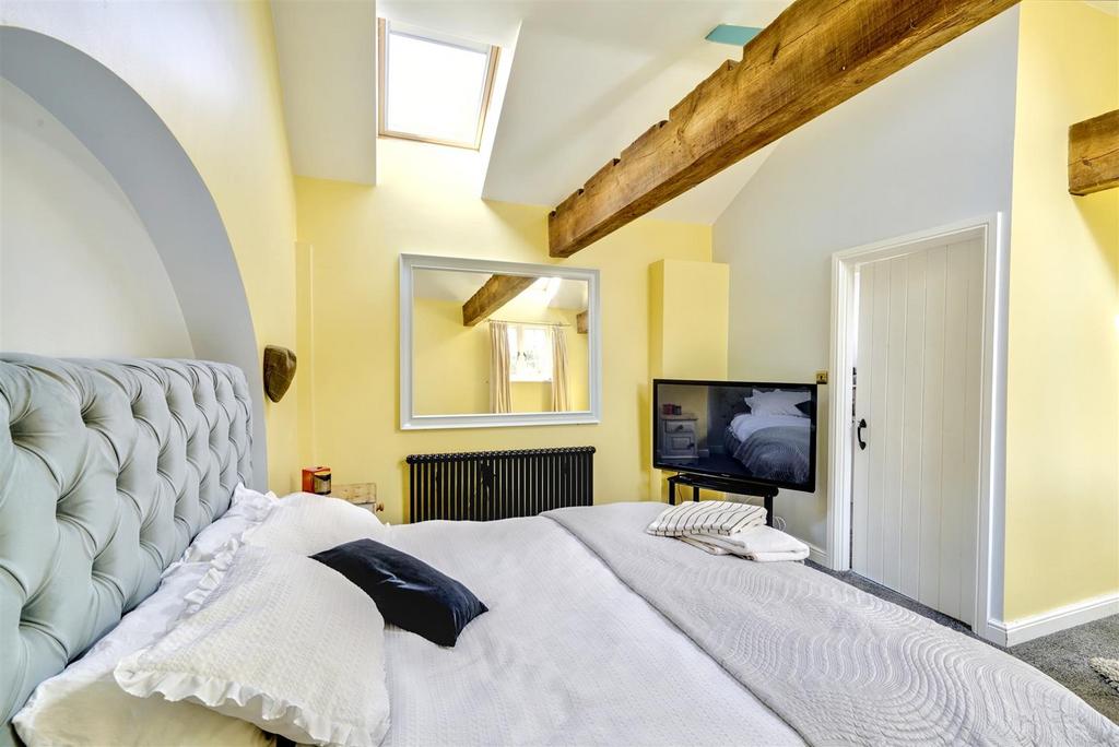 Bedroom 1 2.jpeg