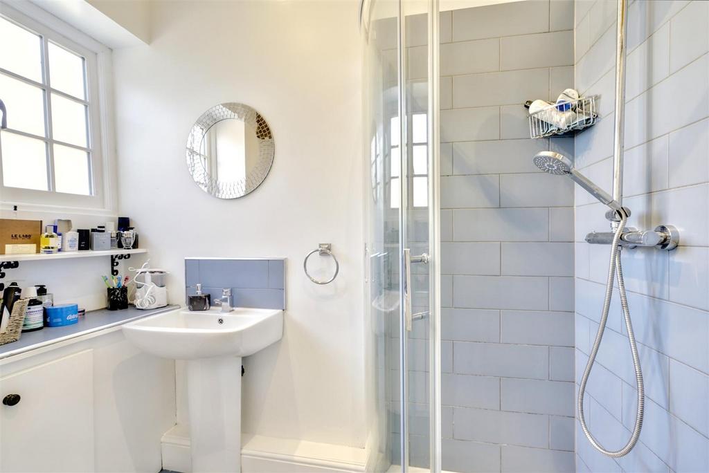 Ensuite 1 1.jpeg
