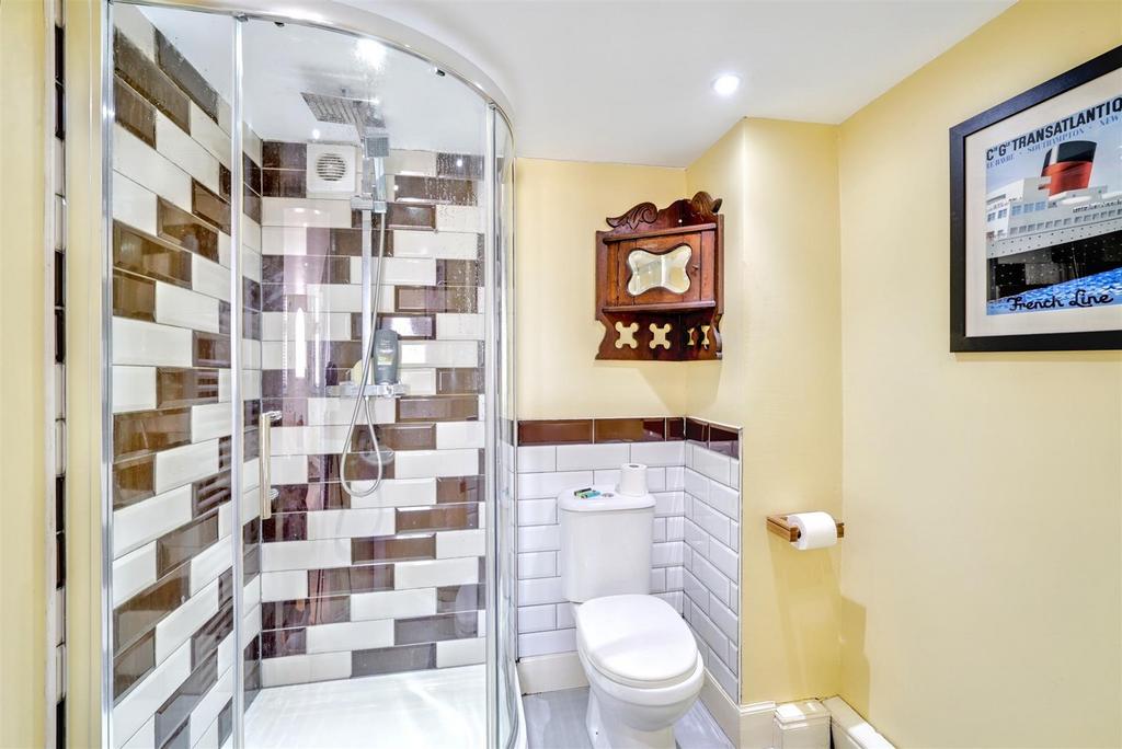 Front cott Shower Room 1 1.jpeg