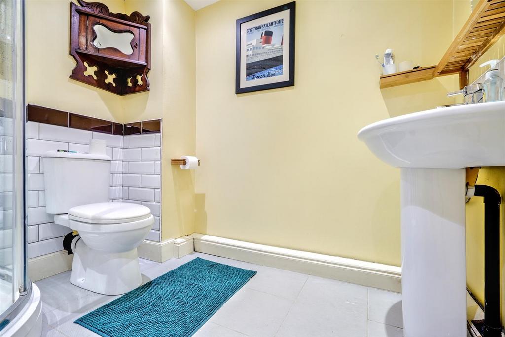 Front cott Shower Room 1 2.jpeg