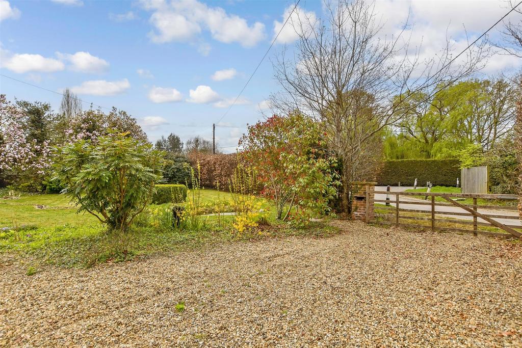 Driveway/Parking