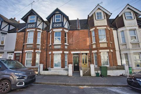2 bedroom flat for sale, Linden Crescent, Folkestone, CT19