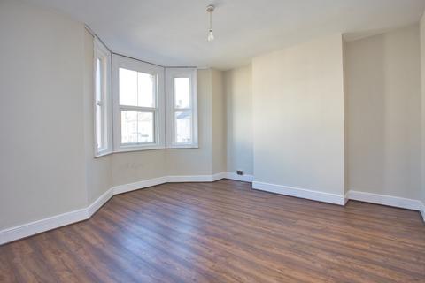 2 bedroom flat for sale, Linden Crescent, Folkestone, CT19