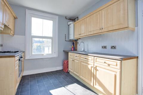 2 bedroom flat for sale, Linden Crescent, Folkestone, CT19