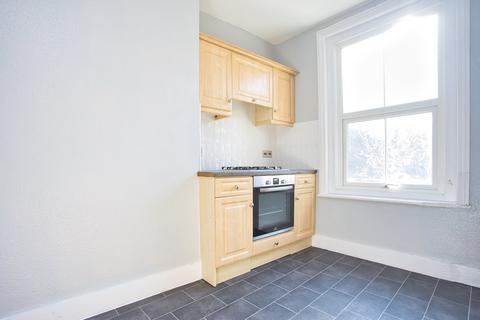 2 bedroom flat for sale, Linden Crescent, Folkestone, CT19