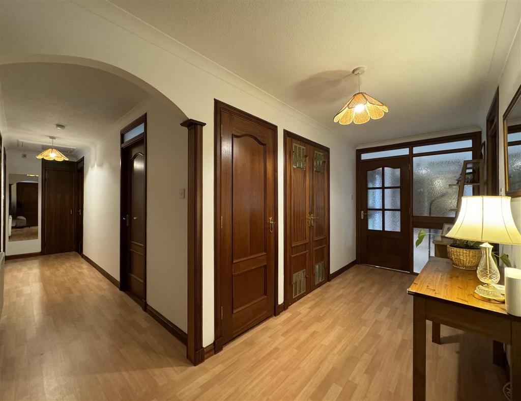 Hallway.jpg