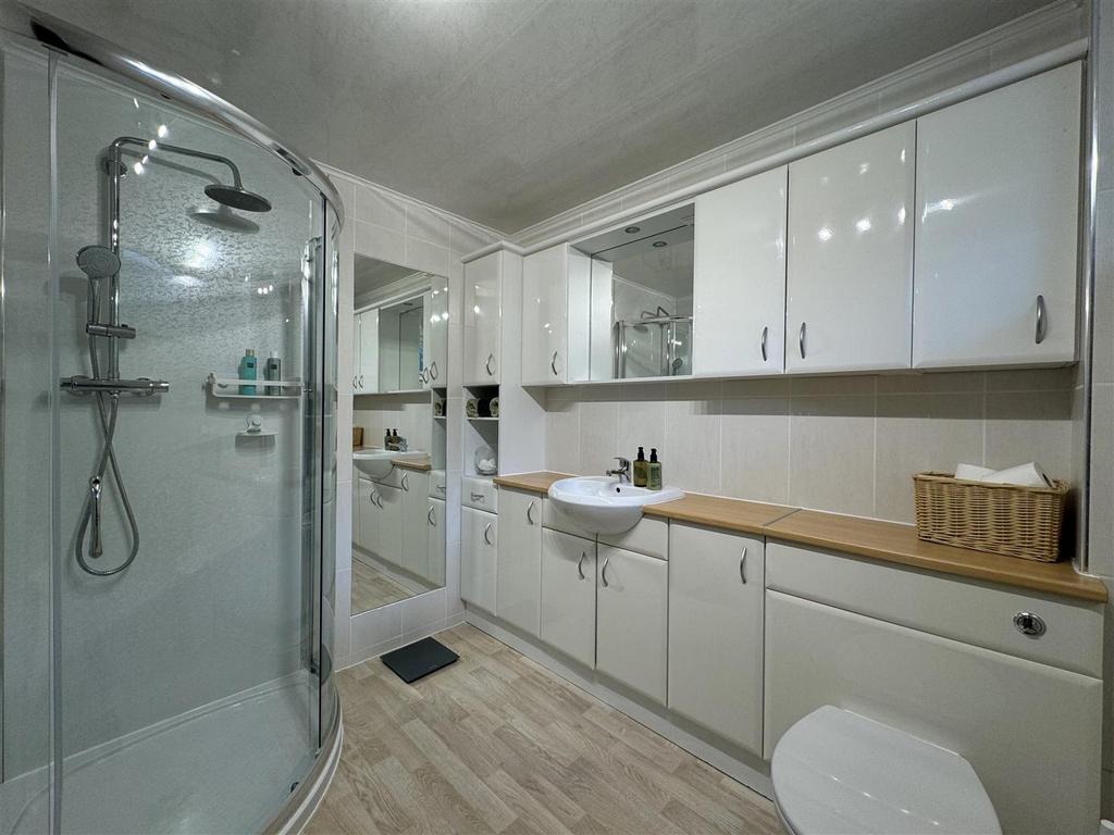 Ensuite.jpg