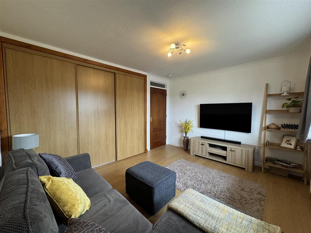 Bedroom 2.2.jpg