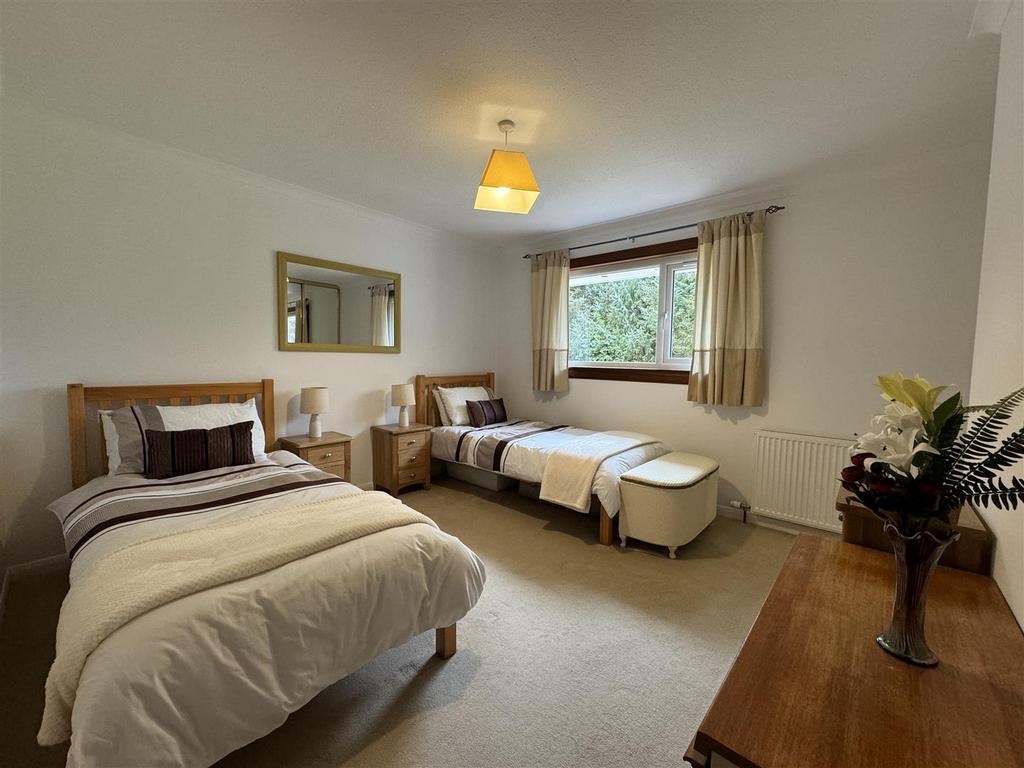 Bedroom 4.jpg
