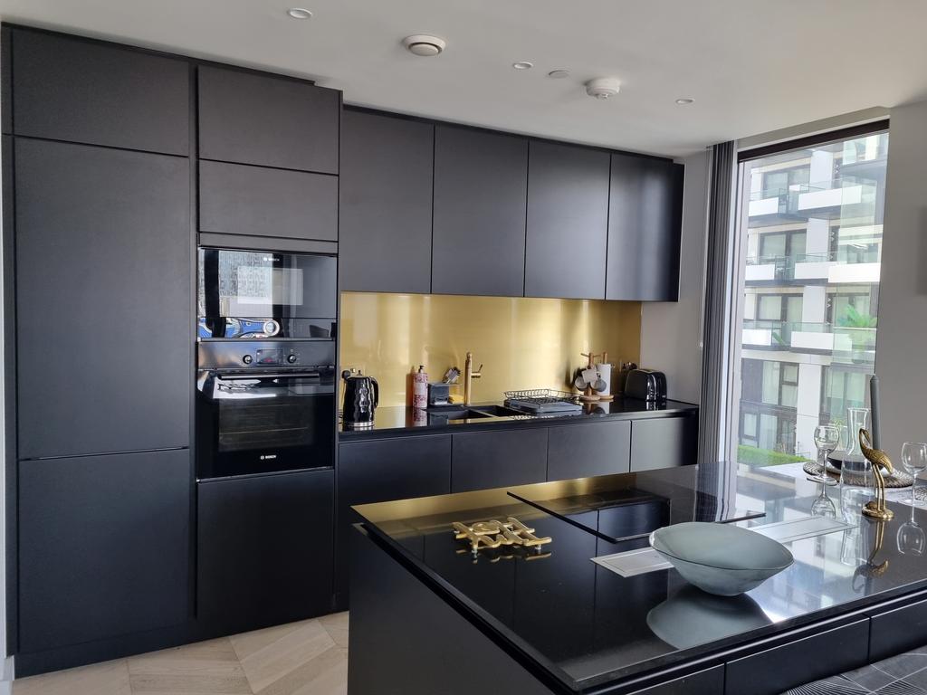Kitchen (1).jpg