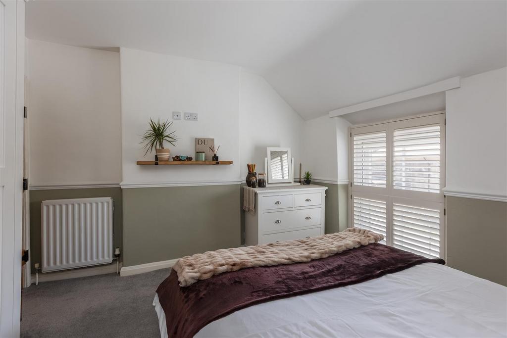Honeystone Cottage Bedroom 1-2.jpg