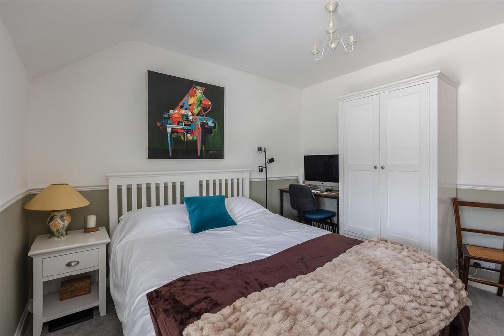 Honeystone Cottage Bedroom 1-3.jpg