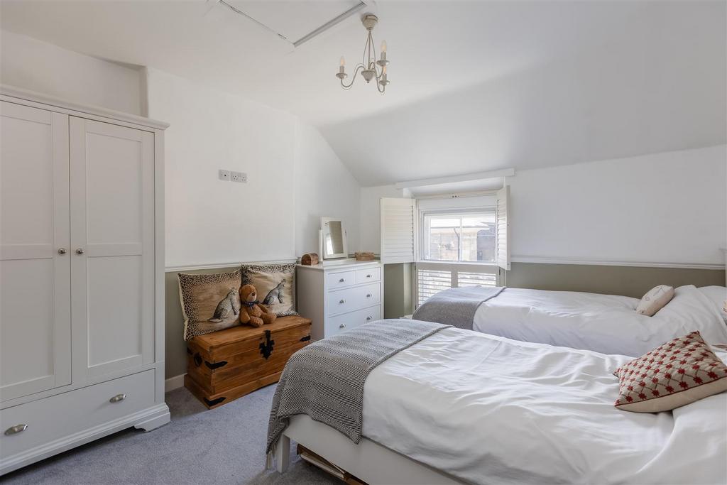 Honeystone Cottage Bedroom 2-1.jpg