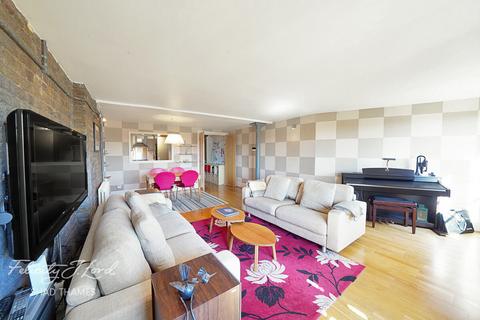 undefined, Globe Wharf, 205 Rotherhithe Street, SE16