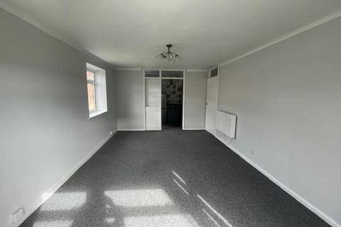 2 bedroom apartment to rent, Cliffe Gardens, Shipley BD18