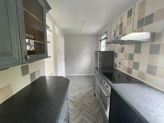 Kitchen 2.jpg