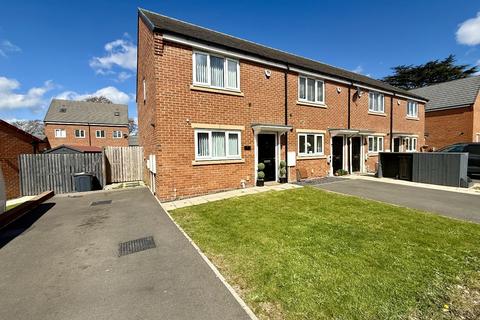 3 bedroom end of terrace house for sale, Haydock Drive, Darlington