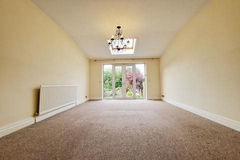 3 bedroom semi-detached house for sale, Hope Road, Prestwich, M25