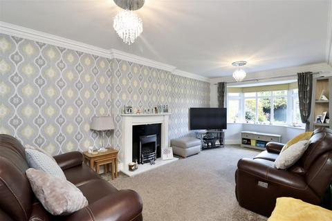 5 bedroom detached house for sale, Meadow Court, Newport