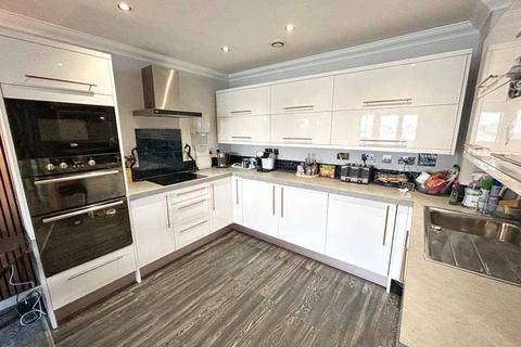 2 bedroom apartment for sale, Lifeboat Quay, Poole, Poole BH15