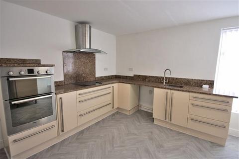 3 bedroom apartment to rent, Liverpool L4