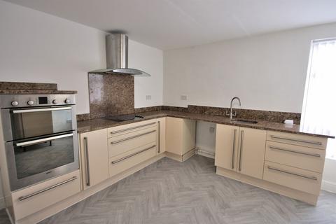 3 bedroom apartment to rent, Liverpool L4