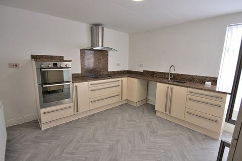 3 bedroom apartment to rent, Liverpool L4