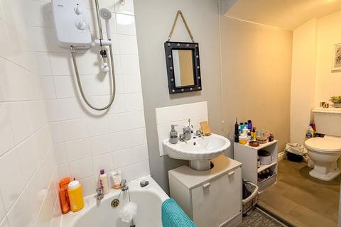 1 bedroom flat to rent, Higher Woodfield Road, Torquay, TQ1 2JZ
