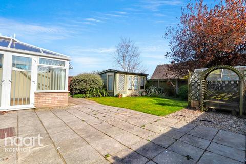 3 bedroom detached house for sale, Wroxham Road, Norwich