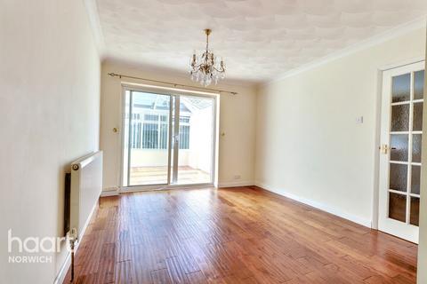 3 bedroom detached house for sale, Wroxham Road, Norwich