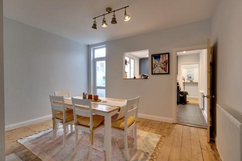 2 bedroom terraced house to rent, Southsea, Mafeking Road FURNISHED